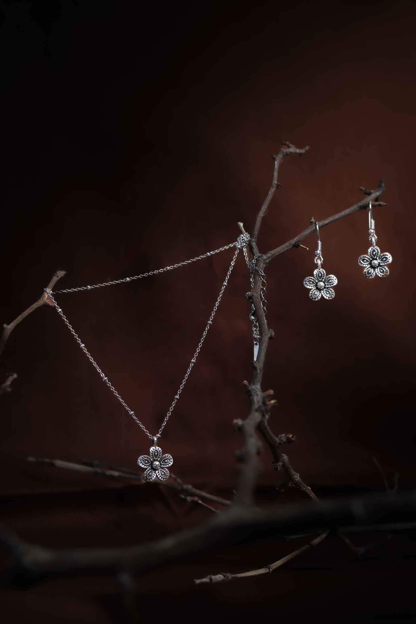 Pratination Vintage Blossom Necklace Set – Oxidized Silver Floral Pendant with Matching Earrings