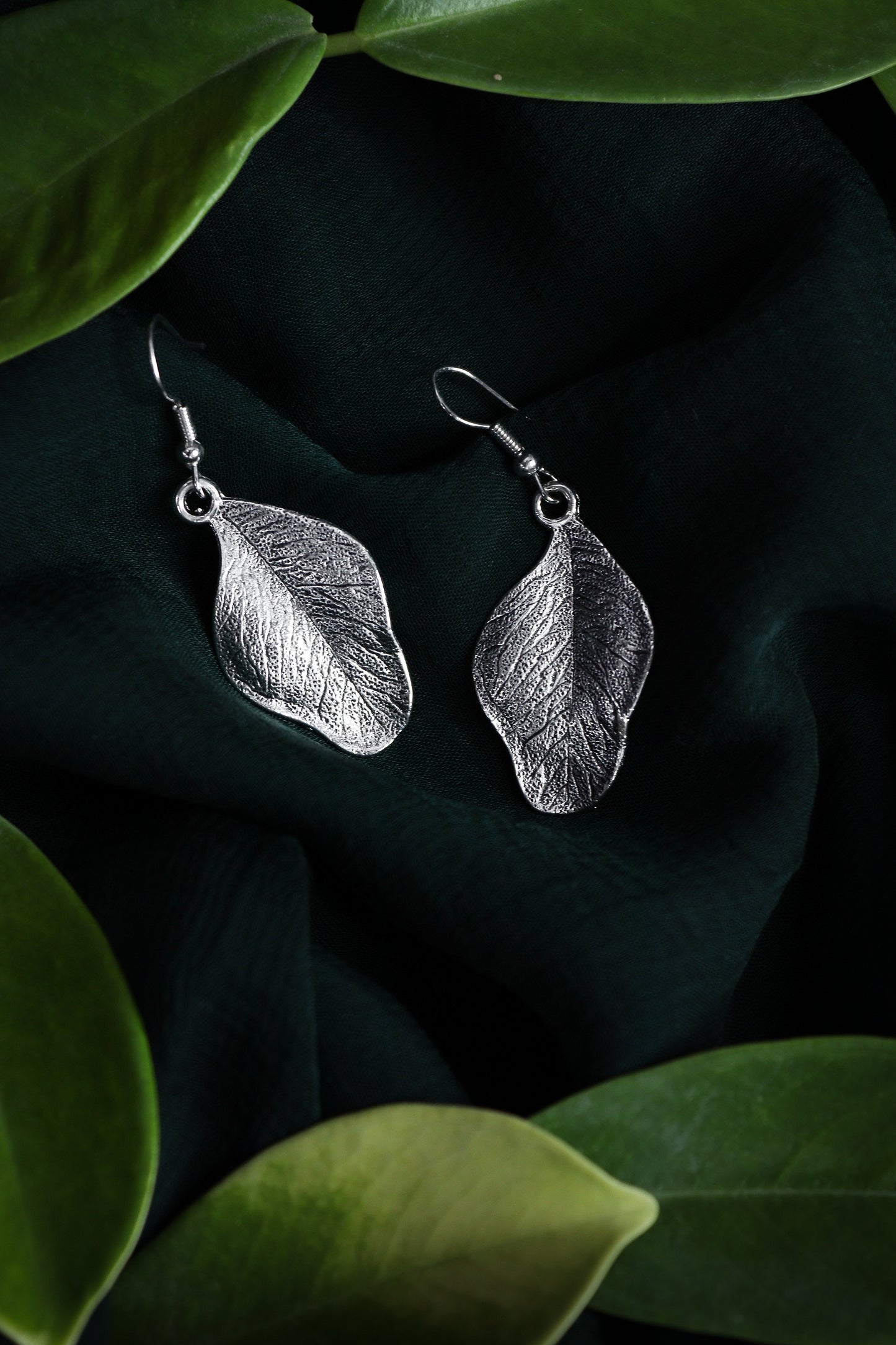 Pratination Forest Soul Leaf Earrings – Oxidized Silver Nature-Inspired Design