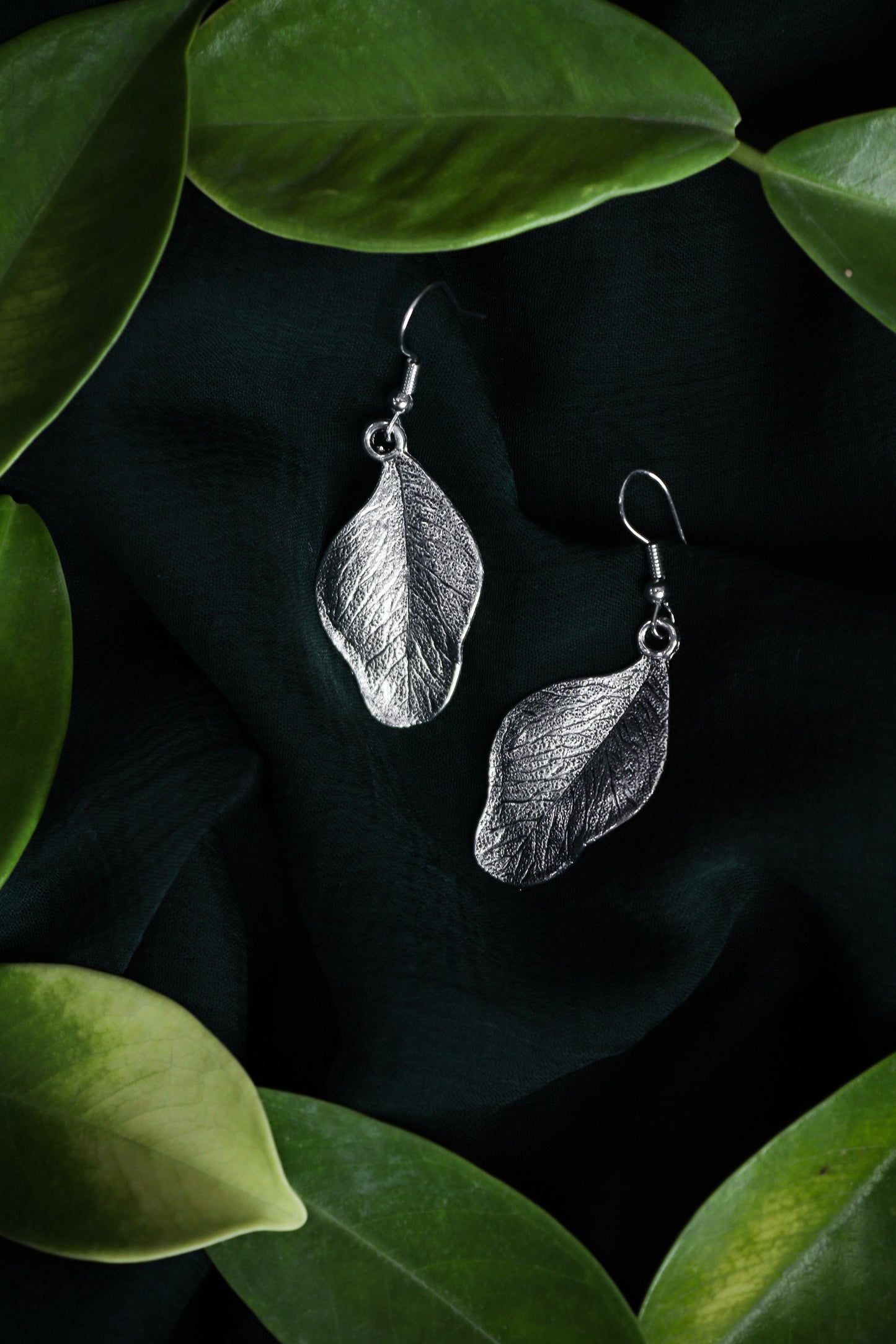 Pratination Forest Soul Leaf Earrings – Oxidized Silver Nature-Inspired Design