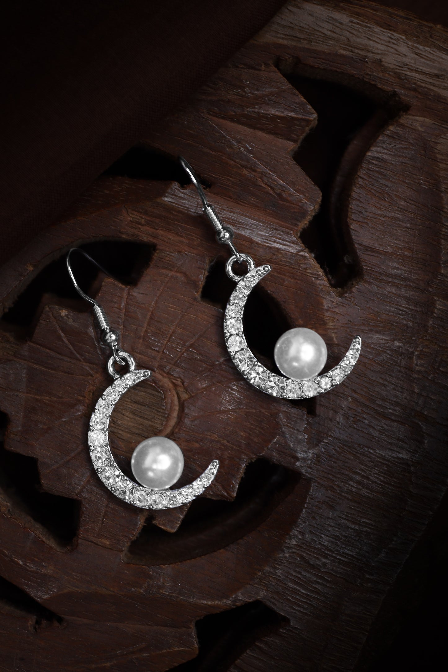 Pratination Moonlight Glow Crescent Earrings – Crystal Moon with Pearl Drop