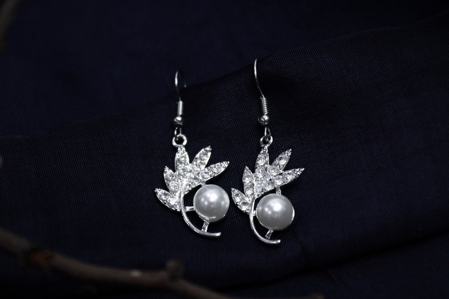 Pratination Elegant Pearl Leaf Drop Earrings – Crystal Embellished Grace for Every Occasion