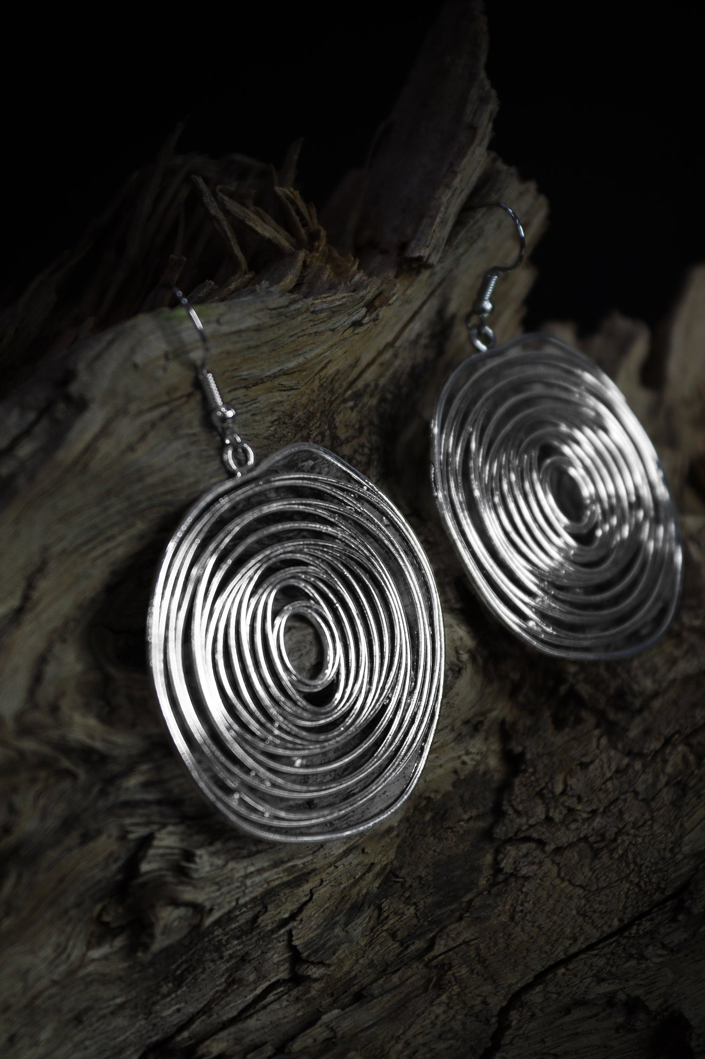 Pratination Echo Spiral Statement Earrings – Contemporary Oxidized Coil Design