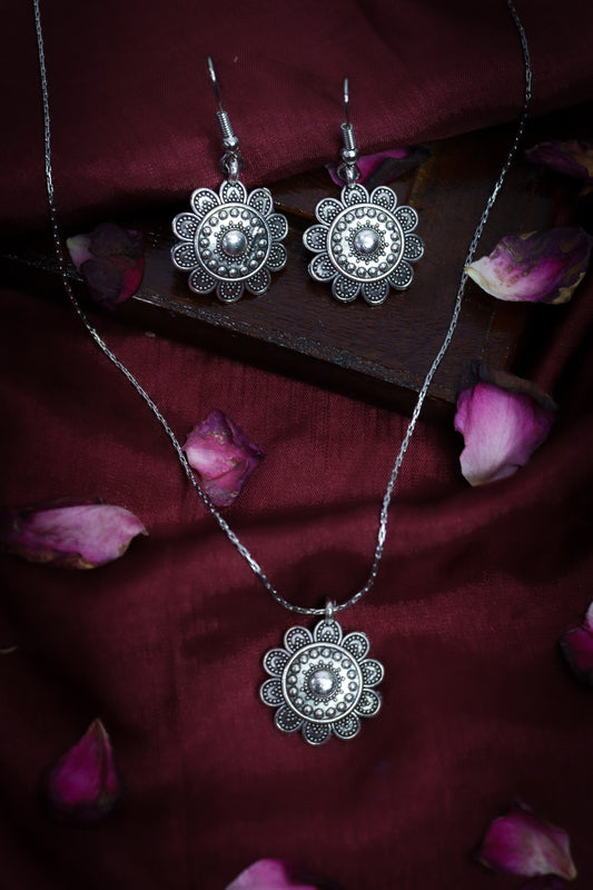 Pratination Bloom Oxidized German Silver Pendant Set